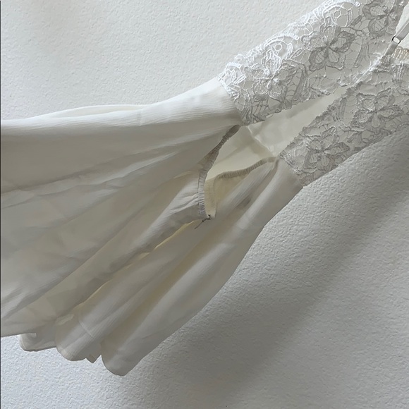 Lace romper - Picture 3 of 3